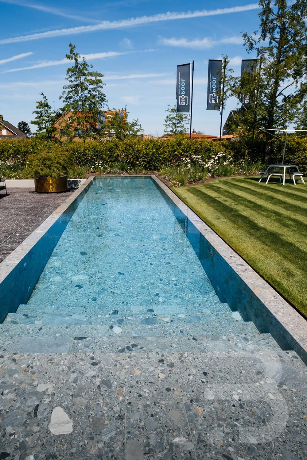Afbeelding project Bouwkundig | Riverstone Pool | overloop infinity zwembad