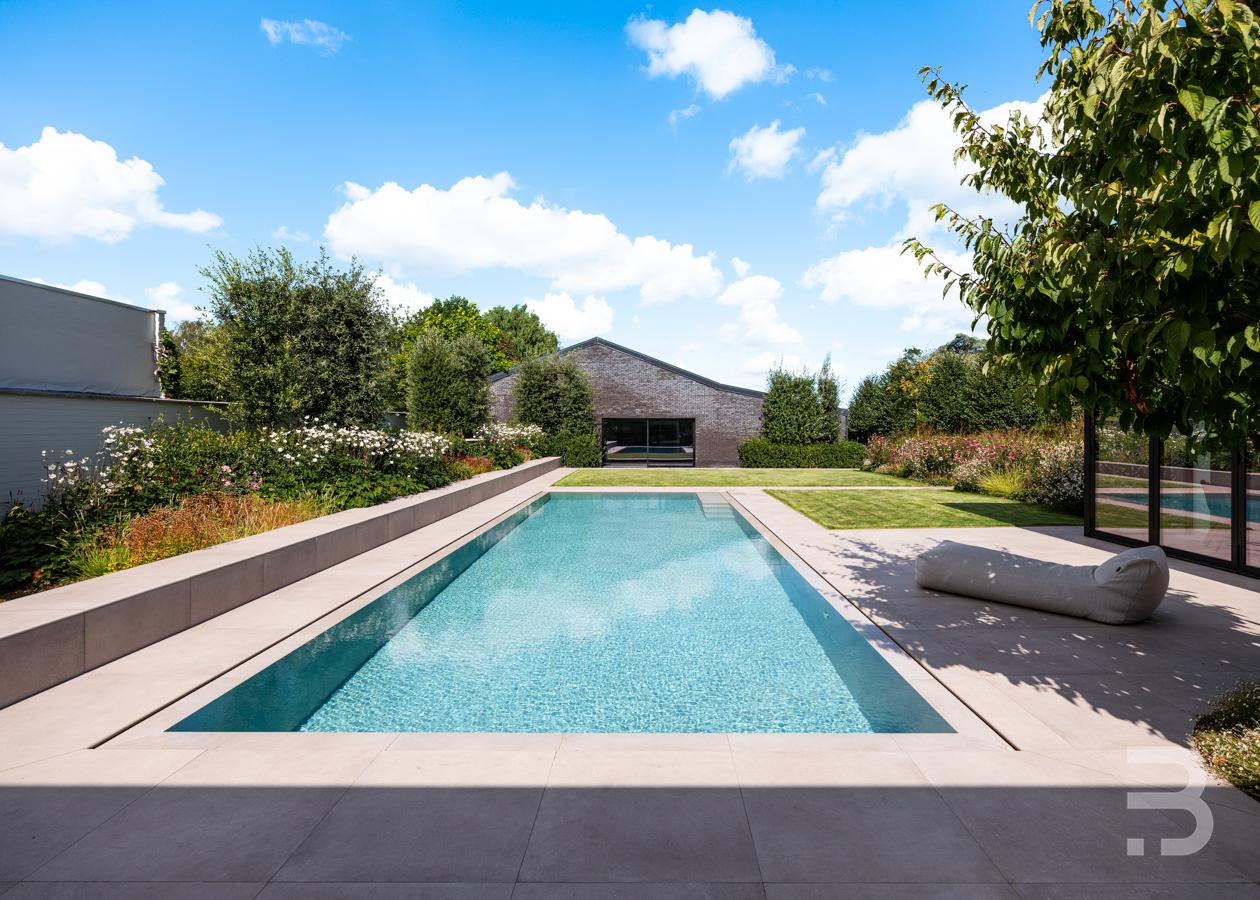 Afbeelding project Bouwkundig overloopzwembad | keramische tegel